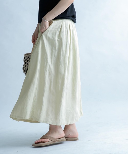 FORK&SPOON（フォークアンドスプーン）の「FORK&SPOON　タックミディスカート（スカート・レディース・ブラック/ナチュラル/ブルー系その他・1/2）」の8枚目の写真