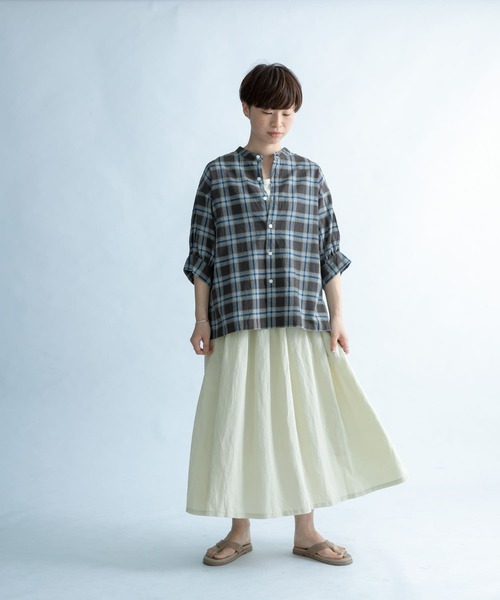 FORK&SPOON（フォークアンドスプーン）の「FORK&SPOON　タックミディスカート（スカート・レディース・ブラック/ナチュラル/ブルー系その他・1/2）」の10枚目の写真