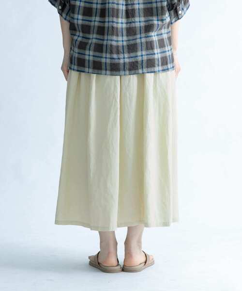 FORK&SPOON（フォークアンドスプーン）の「FORK&SPOON　タックミディスカート（スカート・レディース・ブラック/ナチュラル/ブルー系その他・1/2）」の16枚目の写真