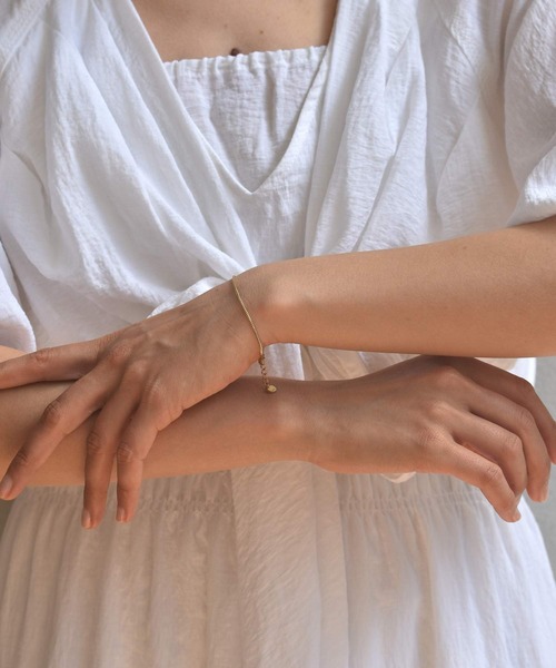 LHME（エルエイチエムイー）の「【WEB限定】”Gleam”ベネチアンチェーンブレスレット/サージカルステンレス（金属アレルギー対応）【LHME / エルエイチエムイー】（ブレスレット・レディース・ゴールド/シルバー・ONE SIZE）」の7枚目の写真