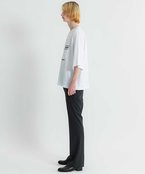 SHAREEF（シャリーフ）の「STUDIOUS別注 EMBROIDERY BIG TEE（Tシャツ/カットソー・メンズ・ホワイト/ブラック・2/1）」の6枚目の写真