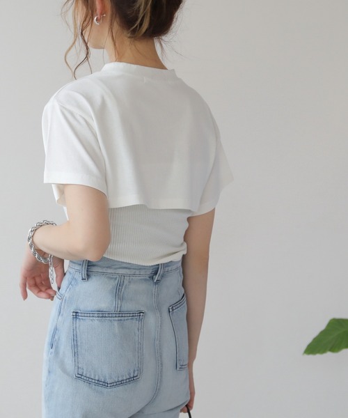 frames RAY CASSIN（フレームスレイカズン）の「WEB限定 クロップドトップス＋キャミセット（Tシャツ/カットソー・レディース・ブラック/オフホワイト・FREE）」の9枚目の写真