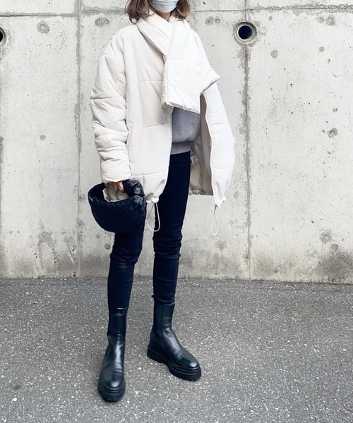 frames RAY CASSIN（フレームスレイカズン）の「WEB限定 マフラー付きノーカラーフェイクダウン（ダウンジャケット/コート・レディース・オフホワイト/ブラック・FREE）」の12枚目の写真