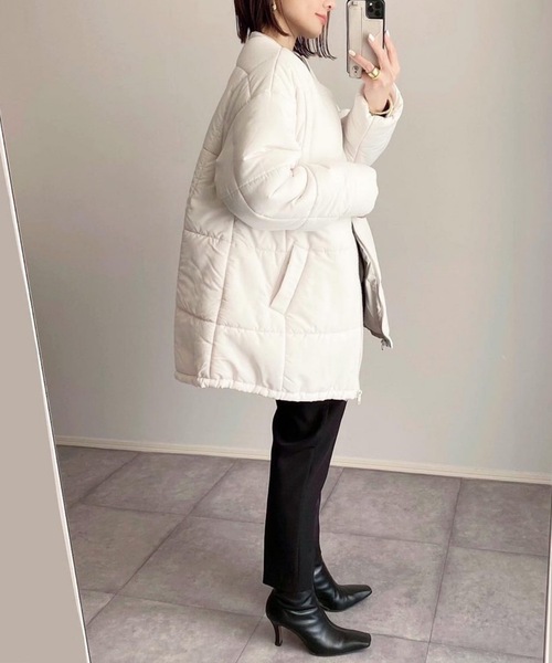 frames RAY CASSIN（フレームスレイカズン）の「WEB限定 マフラー付きノーカラーフェイクダウン（ダウンジャケット/コート・レディース・オフホワイト/ブラック・FREE）」の6枚目の写真