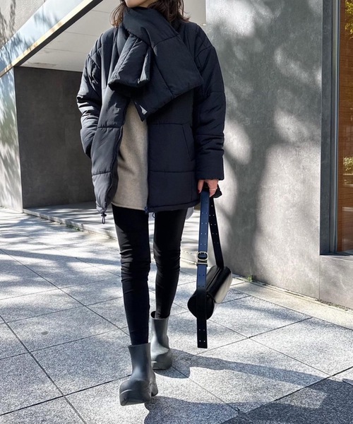 frames RAY CASSIN（フレームスレイカズン）の「WEB限定 マフラー付きノーカラーフェイクダウン（ダウンジャケット/コート・レディース・オフホワイト/ブラック・FREE）」の7枚目の写真