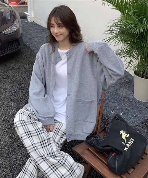 Chaco closet(チャコ クローゼット)の「ビッグシルエットクルーネックカーディガン(カーディガン/ボレロ・レディース・ブラック/パープル/グリーン/グレー/ホワイト・FREE)」の12枚目の写真