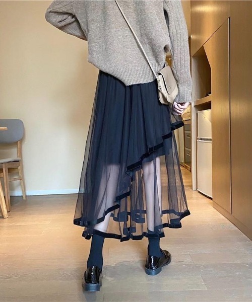 almo(アルモ)の「ベロアテープのイレヘムチュールスカート(BQ)(スカート・レディース・ブラック/アイボリー・MEDIUM)」の16枚目の写真