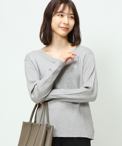 SAKAZEN(サカゼン)の「Vネック ワイドリブ 長袖 ニット(ニット/セーター・レディース・ブラック/アイボリー/グレー/ベージュ・4L/5L/3L/6L)」の3枚目の写真