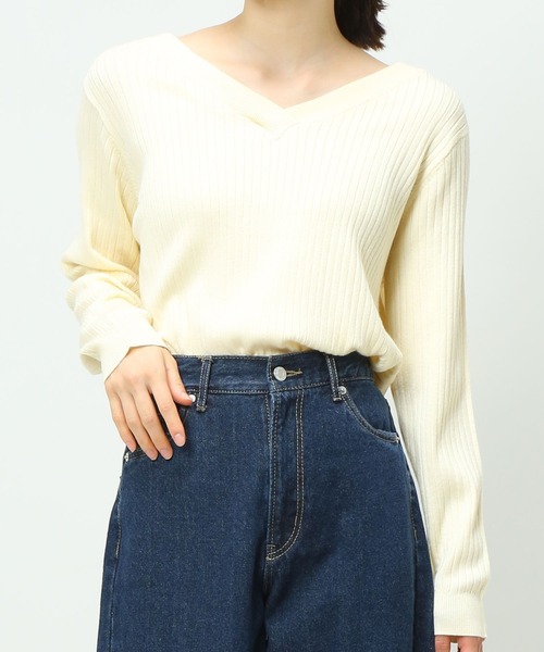 SAKAZEN(サカゼン)の「Vネック ワイドリブ 長袖 ニット(ニット/セーター・レディース・ブラック/アイボリー/グレー/ベージュ・4L/5L/3L/6L)」の17枚目の写真