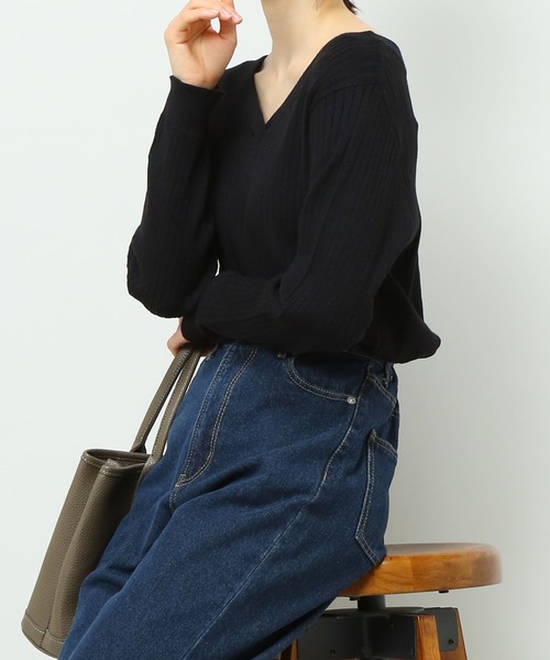 SAKAZEN(サカゼン)の「Vネック ワイドリブ 長袖 ニット(ニット/セーター・レディース・ブラック/アイボリー/グレー/ベージュ・4L/5L/3L/6L)」の18枚目の写真