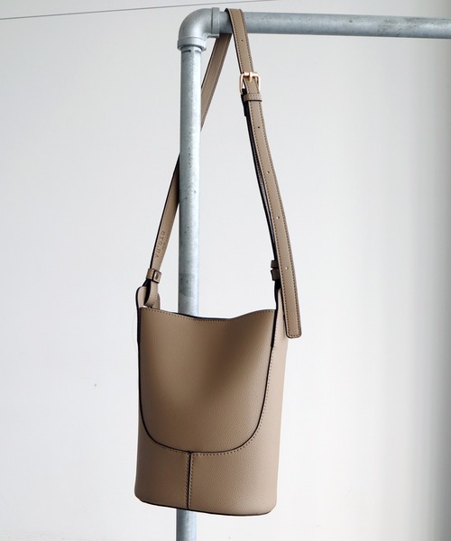 Green　Parks（グリーンパークス）の「2WAY合皮切替バッグ（トートバッグ・レディース・ブラウン/グレイッシュベージュ/アイボリー・FREE）」の3枚目の写真