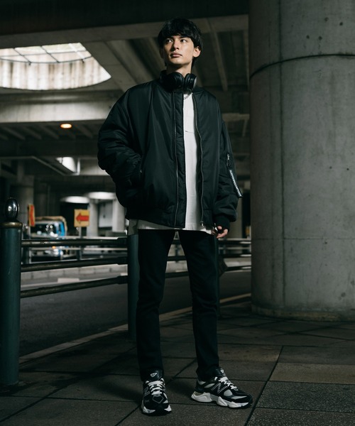 Rocky Monroe（ロッキーモンロー）の「オーバーサイズ 中綿MA-1 ミリタリーフライトジャケット ドロップショルダーブルゾン（MA-1・メンズ・ネイビー/ホワイト/ブラック/カーキ・M/L/XL）」の6枚目の写真