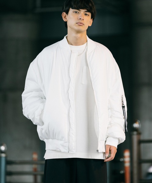 Rocky Monroe（ロッキーモンロー）の「オーバーサイズ 中綿MA-1 ミリタリーフライトジャケット ドロップショルダーブルゾン（MA-1・メンズ・ネイビー/ホワイト/ブラック/カーキ・M/L/XL）」の5枚目の写真