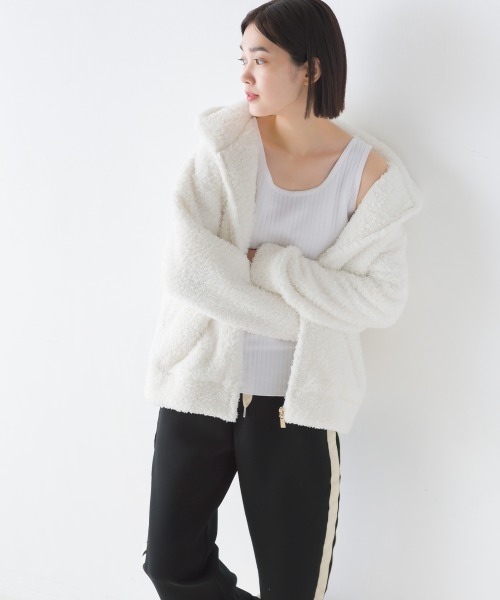 OMNES(オムネス)の「ラインキルトあったかタンクトップ(タンクトップ・レディース・ベージュ/ホワイト/ブラック/モカ/ライトブルー/ラベンダー・MEDIUM/LARGE)」の1枚目の写真