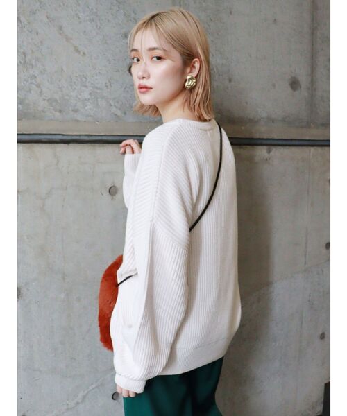 MURUA（ムルーア）の「バルキーコットンオーバーニット（ニット/セーター・レディース・アイボリー/レッド/グリーン/ネイビー・FREE）」の15枚目の写真