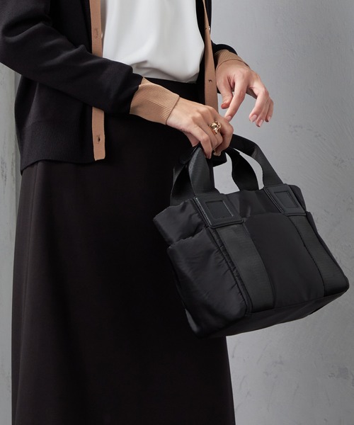 A/C DESIGN BY ALPHA CUBIC（エーシーデザインバイアルファキュービック）の「【EC別注】ナイロン2WAYバッグ（トートバッグ・レディース・グリーン/モカ/ブラック/ベージュ・フリー）」の2枚目の写真