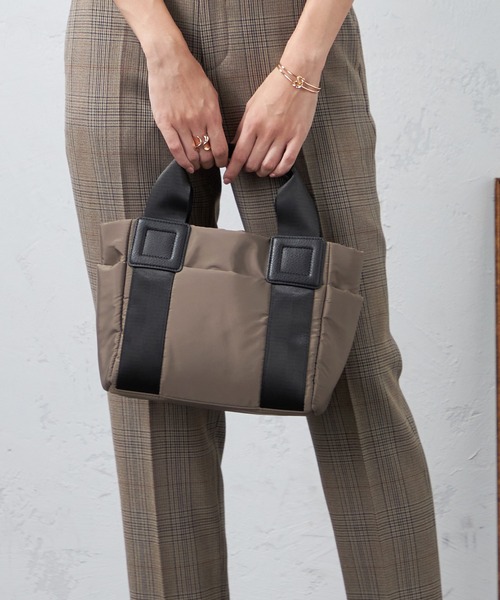 A/C DESIGN BY ALPHA CUBIC（エーシーデザインバイアルファキュービック）の「【EC別注】ナイロン2WAYバッグ（トートバッグ・レディース・グリーン/モカ/ブラック/ベージュ・フリー）」の3枚目の写真