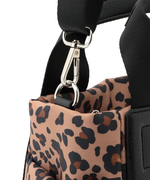 A/C DESIGN BY ALPHA CUBIC（エーシーデザインバイアルファキュービック）の「【EC別注】ナイロン2WAYバッグ（トートバッグ・レディース・グリーン/モカ/ブラック/ベージュ・フリー）」の19枚目の写真