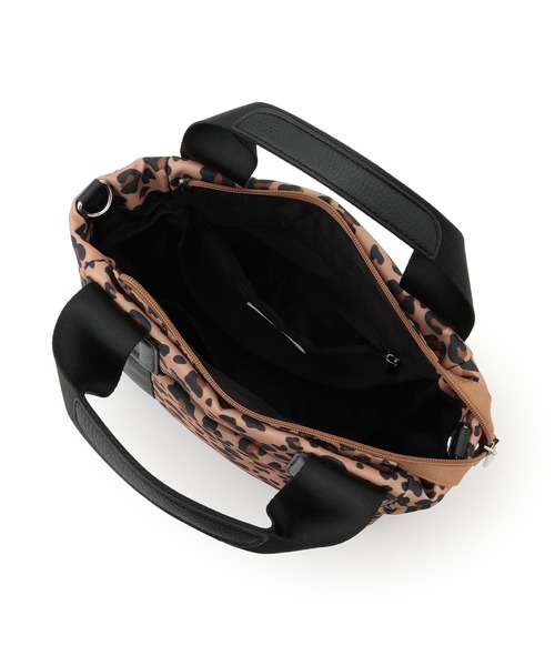 A/C DESIGN BY ALPHA CUBIC（エーシーデザインバイアルファキュービック）の「【EC別注】ナイロン2WAYバッグ（トートバッグ・レディース・グリーン/モカ/ブラック/ベージュ・フリー）」の17枚目の写真