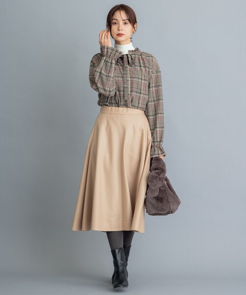 組曲（クミキョク）の「【洗える】ウーステッドバイカラー ニット（ニット/セーター・レディース・ベージュ系/ネイビー系・2/3）」の10枚目の写真