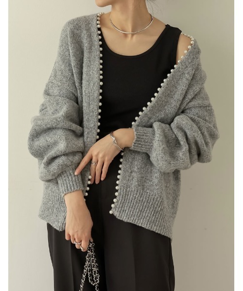 Re:EDIT（リエディ）の「パールデザインミドル丈ニットカーディガン（カーディガン/ボレロ・レディース・グレー/ベージュ/ブラック・MEDIUM/LARGE）」の8枚目の写真