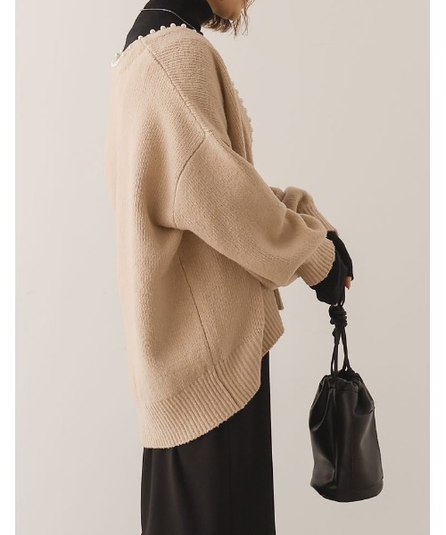 Re:EDIT（リエディ）の「パールデザインミドル丈ニットカーディガン（カーディガン/ボレロ・レディース・グレー/ベージュ/ブラック・MEDIUM/LARGE）」の22枚目の写真