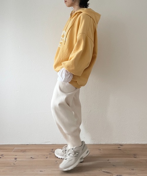 wee9s（ウィークス）の「half zip loose hoodie / ぬくぬく裏起毛ハーフジップルーズフーディーパーカー（パーカー・レディース・イエロー・FREE）」の4枚目の写真