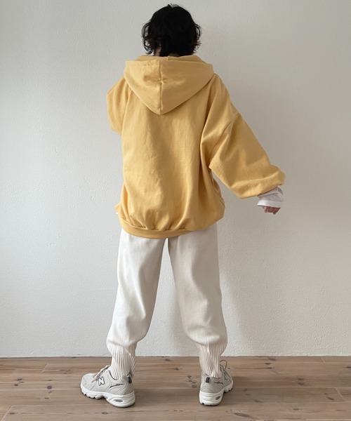 wee9s（ウィークス）の「half zip loose hoodie / ぬくぬく裏起毛ハーフジップルーズフーディーパーカー（パーカー・レディース・イエロー・FREE）」の5枚目の写真