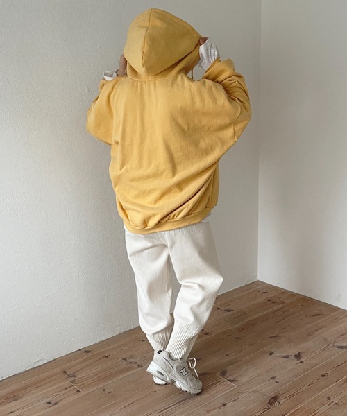 wee9s（ウィークス）の「half zip loose hoodie / ぬくぬく裏起毛ハーフジップルーズフーディーパーカー（パーカー・レディース・イエロー・FREE）」の14枚目の写真