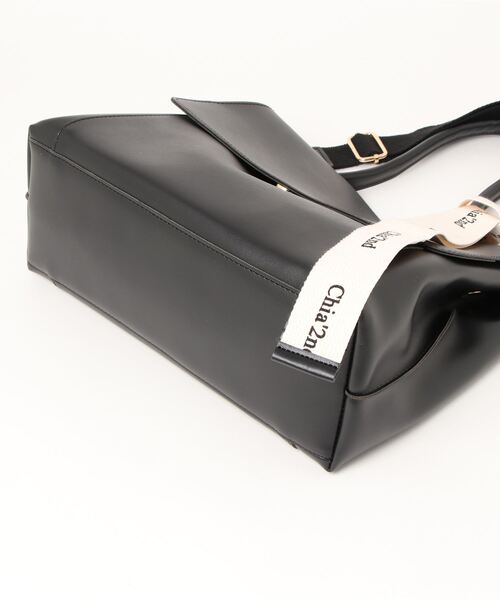 florist（フローリスト）の「【仕切りポケット付】【2WAY/3WAY】ロゴ入りリボン付属スクエアフラップレザートートバッグ/ショルダーバッグ（ショルダーバッグ・レディース・ブラック/ブラウン/オフホワイト/ライトグリーン・FREE）」の15枚目の写真