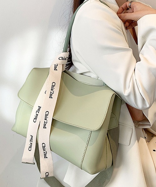 florist（フローリスト）の「【仕切りポケット付】【2WAY/3WAY】ロゴ入りリボン付属スクエアフラップレザートートバッグ/ショルダーバッグ（ショルダーバッグ・レディース・ブラック/ブラウン/オフホワイト/ライトグリーン・FREE）」の13枚目の写真