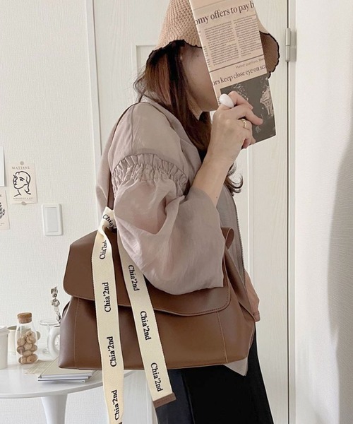 florist（フローリスト）の「【仕切りポケット付】【2WAY/3WAY】ロゴ入りリボン付属スクエアフラップレザートートバッグ/ショルダーバッグ（ショルダーバッグ・レディース・ブラック/ブラウン/オフホワイト/ライトグリーン・FREE）」の21枚目の写真