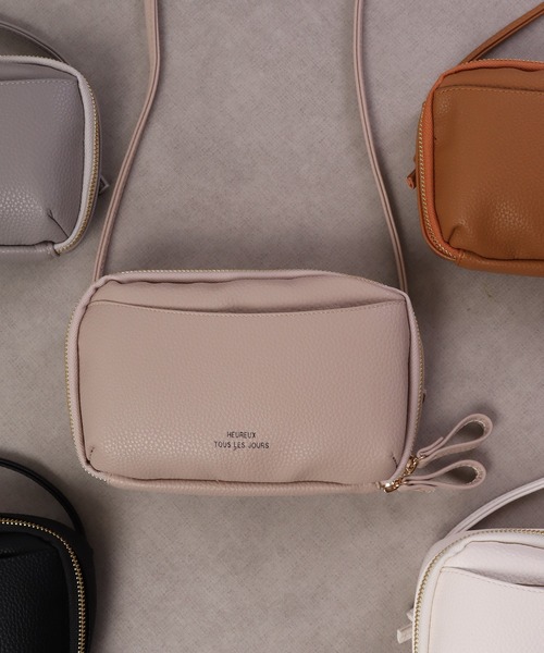 FUNALIVE（ファンアライブ）の「Craig フロントポケットラウンドジップ横型スマホポーチ/スマホショルダー（ショルダーバッグ・メンズ・グレー/ブラック/グレイッシュベージュ/アイボリー/キャメル・F）」の4枚目の写真