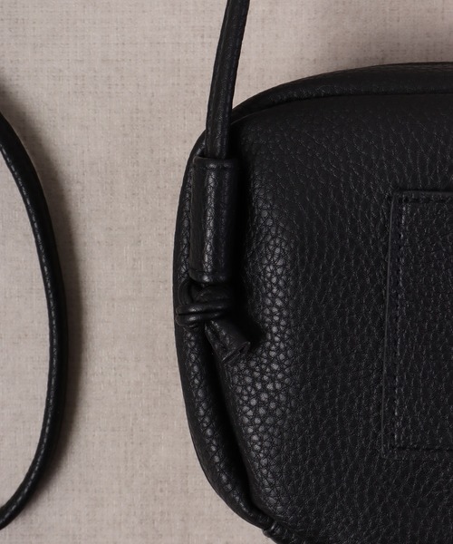 FUNALIVE（ファンアライブ）の「Craig フロントポケットラウンドジップ横型スマホポーチ/スマホショルダー（ショルダーバッグ・メンズ・グレー/ブラック/グレイッシュベージュ/アイボリー/キャメル・F）」の14枚目の写真