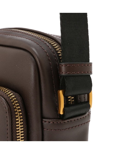 Guess（ゲス）の「SCALA Crossbody Double Pocket（ショルダーバッグ・メンズ・ダークブラウン/ブラック・ONE SIZE）」の3枚目の写真