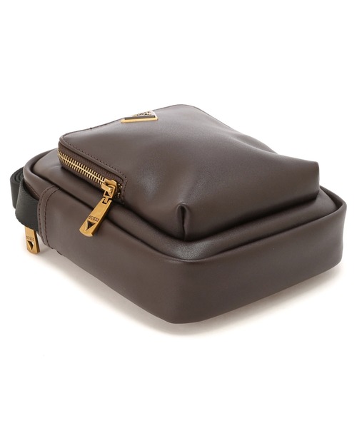 Guess（ゲス）の「SCALA Crossbody Double Pocket（ショルダーバッグ・メンズ・ダークブラウン/ブラック・ONE SIZE）」の10枚目の写真