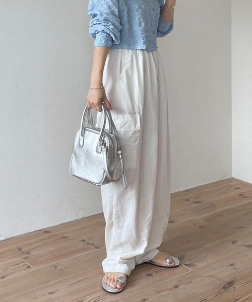 wee9s（ウィークス）の「2way square enamel shoulder bag / 2wayスクエアエナメルショルダーバッグ（ショルダーバッグ・レディース・ブラック/シルバー・FREE）」の7枚目の写真
