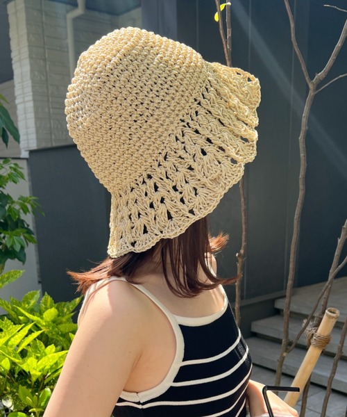 CLEA(クレア)の「クロシェ編み チューリップペーパーハット(ハット・レディース・ベージュ/アイボリー・FREE)」の4枚目の写真