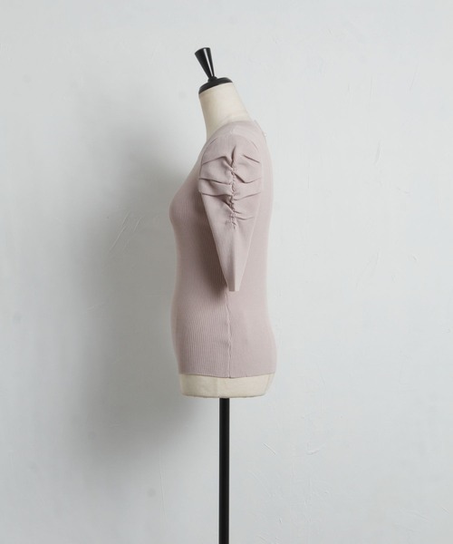 tocco closet（トッコ　クローゼット）の「タックギャザーショルダーリブニットプルオーバー（ニット/セーター・レディース・ホワイト/ベージュ/ブラック・M）」の15枚目の写真