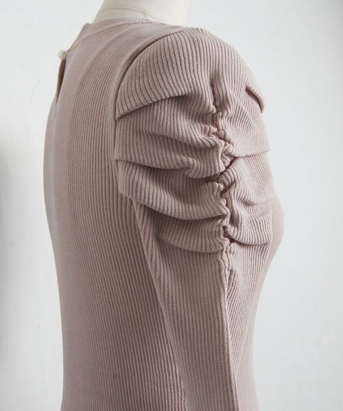 tocco closet（トッコ　クローゼット）の「タックギャザーショルダーリブニットプルオーバー（ニット/セーター・レディース・ホワイト/ベージュ/ブラック・M）」の20枚目の写真