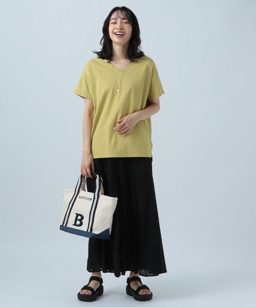 BAYFLOW（ベイフロー）の「シルケットVネックTシャツ（Tシャツ/カットソー・レディース・ベージュ/ブラック/カーキ/ベビーピンク/オフホワイト/ブルー/マスタード・SMALL/MEDIUM）」の14枚目の写真