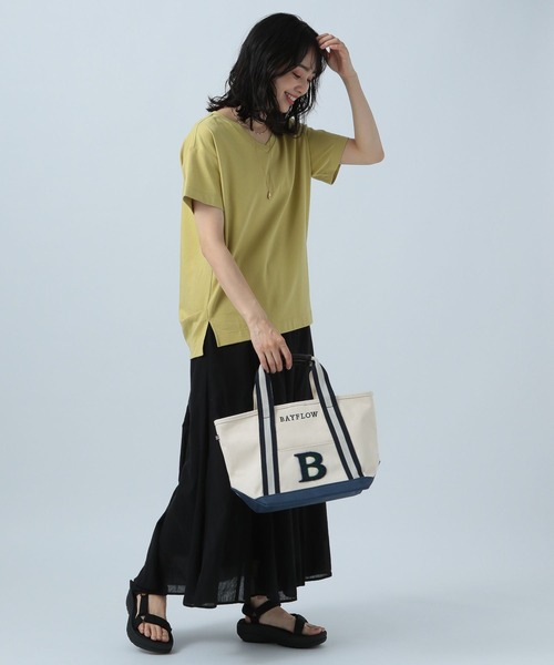 BAYFLOW（ベイフロー）の「シルケットVネックTシャツ（Tシャツ/カットソー・レディース・ベージュ/ブラック/カーキ/ベビーピンク/オフホワイト/ブルー/マスタード・SMALL/MEDIUM）」の15枚目の写真