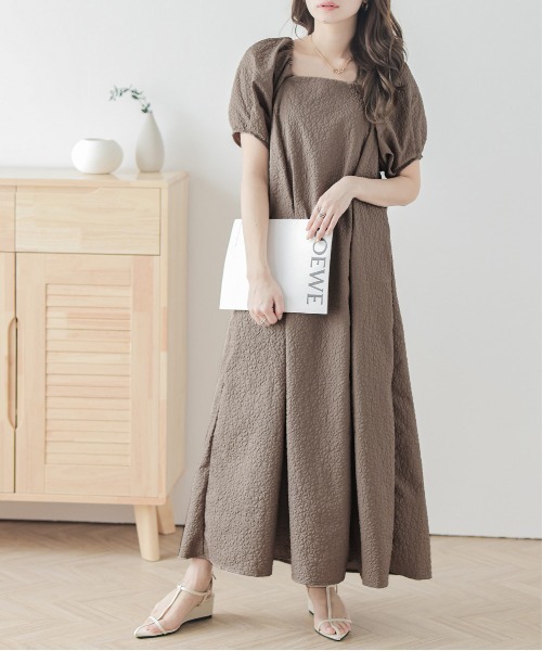 AMELY(エミリー)の「ボリューム袖ジャガードワンピース(ワンピース・レディース・ブラック/ピンクベージュ/ライム/ブラウン・M/L)」の1枚目の写真