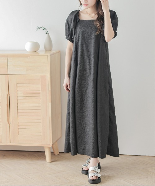 AMELY(エミリー)の「ボリューム袖ジャガードワンピース(ワンピース・レディース・ブラック/ピンクベージュ/ライム/ブラウン・M/L)」の3枚目の写真