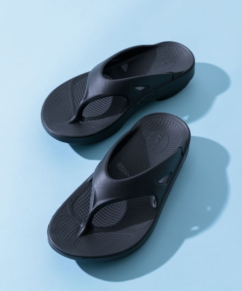 OOFOS（ウーフォス）の「OOFOS　Ooriginal（サンダル・メンズ・ブラック/ベージュ・7/8/9）」の2枚目の写真