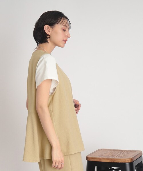 DRESKIP（ドレスキップ）の「◆【セットアップ可/洗える】大人可愛く体型カバー！麻調ペプラムジレ（ベスト・レディース・カーキ/ベージュ/ネイビー・02/03）」の6枚目の写真