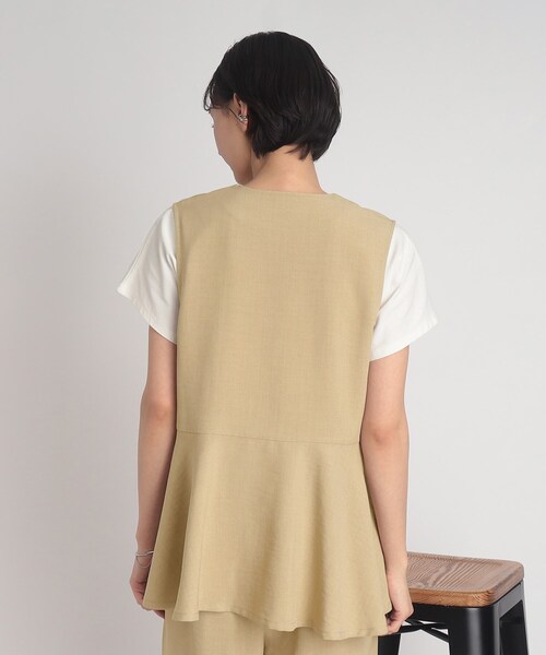 DRESKIP（ドレスキップ）の「◆【セットアップ可/洗える】大人可愛く体型カバー！麻調ペプラムジレ（ベスト・レディース・カーキ/ベージュ/ネイビー・02/03）」の5枚目の写真