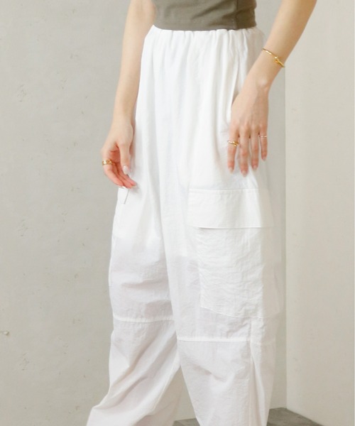 Per sist ence（パーシエンス）の「Per sist ence/パーシエンス　ワッシャータフタパラシュートパンツ（その他パンツ・レディース・カーキ/ピンク/オフホワイト/ブラック・FREE）」の11枚目の写真