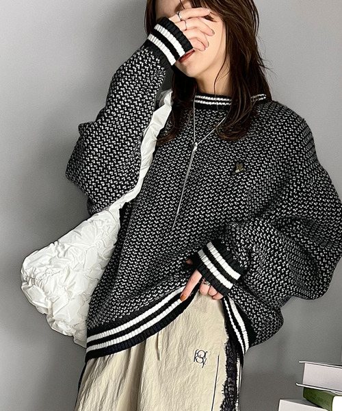 classicalelf（クラシカルエルフ）の「レトロな配色がお洒落映え。刺繍ワッペンジャカードニットプルオーバー（ニット/セーター・レディース・ベージュ/ブラック/グレー・LARGE/MEDIUM/SMALL/X-LARGE）」の20枚目の写真