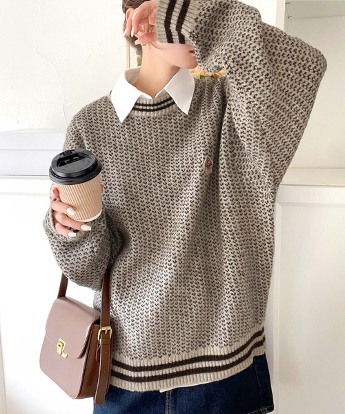 classicalelf（クラシカルエルフ）の「レトロな配色がお洒落映え。刺繍ワッペンジャカードニットプルオーバー（ニット/セーター・レディース・ベージュ/ブラック/グレー・LARGE/MEDIUM/SMALL/X-LARGE）」の4枚目の写真